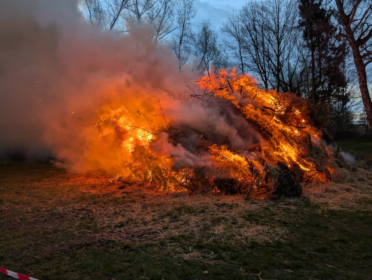 Osterfeuer erfolgreich durchgeführt