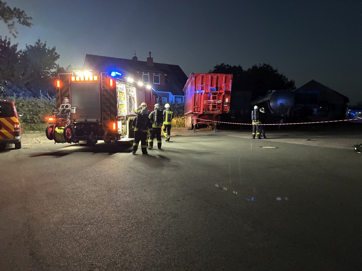 Löschzug Peckelsheim führt GAMS-Übung durch